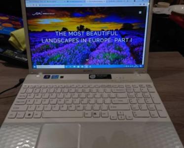 Sony PCG-71911M 15.6inch Intel HD 300 i3 4GB Ram 320GB HD White Windows 10 Pro