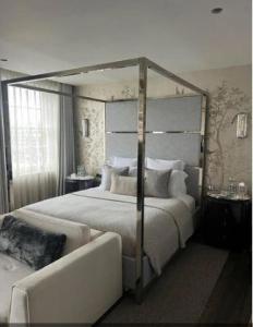 Hoxton Four Poster Bed