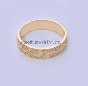 Who is the largest jewelry manufacturer in India?