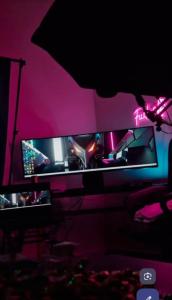 Samsung 49" Super UltraWide QLED Monitor