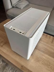 RTX 5090 32GB + Ryzen 9 9950X3D