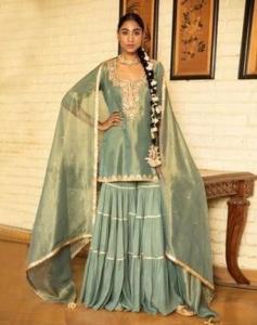 Shop Eid Special Dresses & Outfits Online for Women - Mirraw Luxe