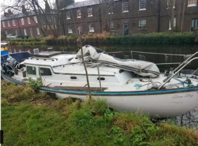 Trident 24 sail boat