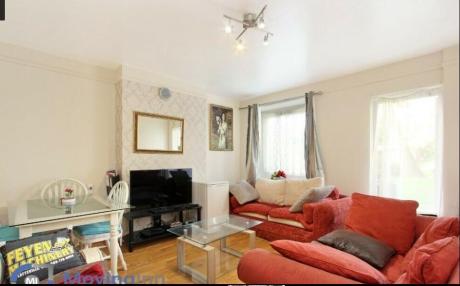 Spacious 2 bed purpose built flat in Tulse Hill.