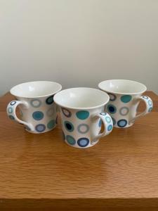 3 ‘CHURCHILL’ FINE CHINA MUGS
