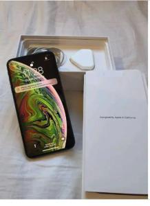 iPhone XS Max 64GB UNLOCKED